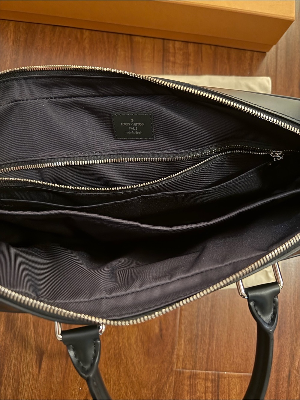 New and Authentic Louis Vuitton Business Bag - Picture 10 of 11